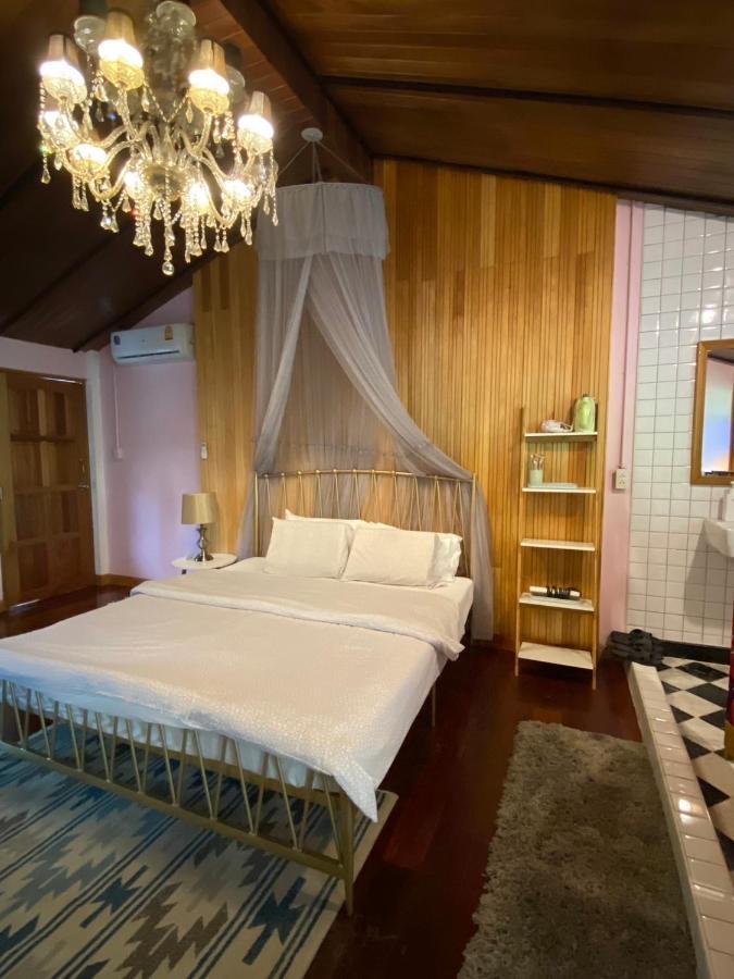 Guest house T-house Bkk 2floors Near Bts With Swimming Pool And Free Wifi