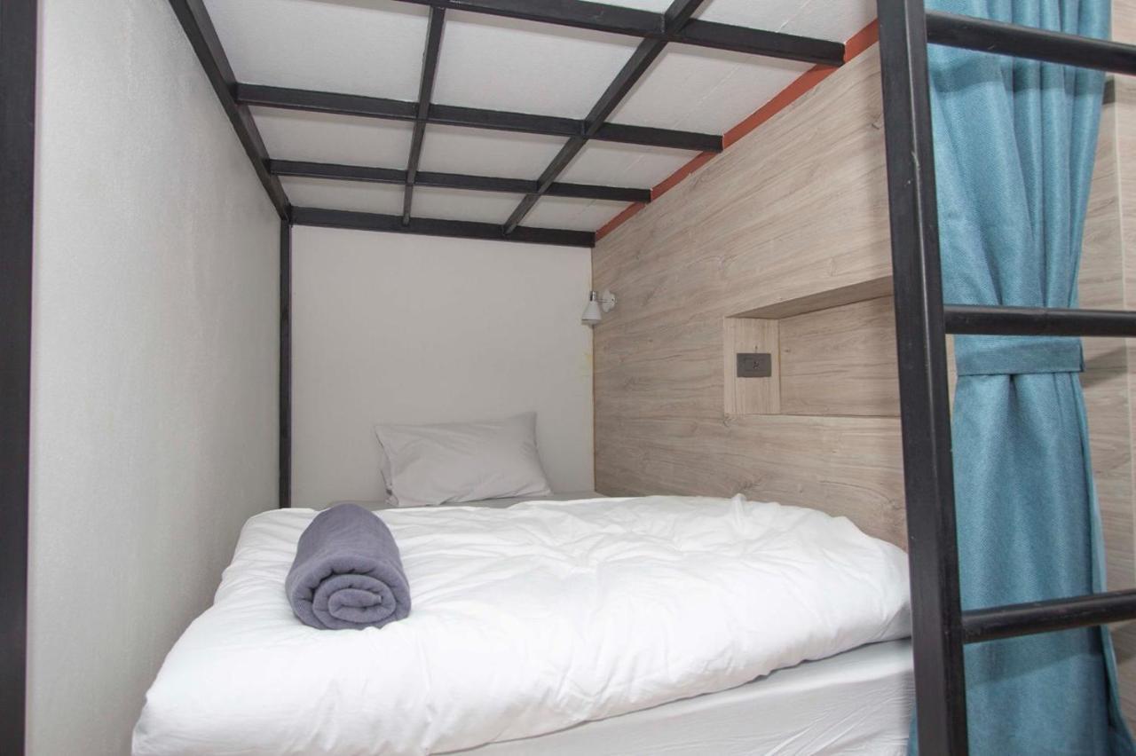 Hostel Day At Bts Bang Chak Bangkok