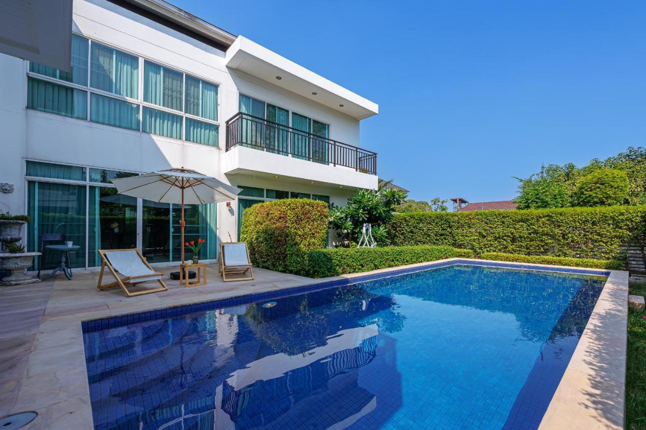 Villa 曼谷市中心500平轻奢极简独栋泳池别墅 Bangkok