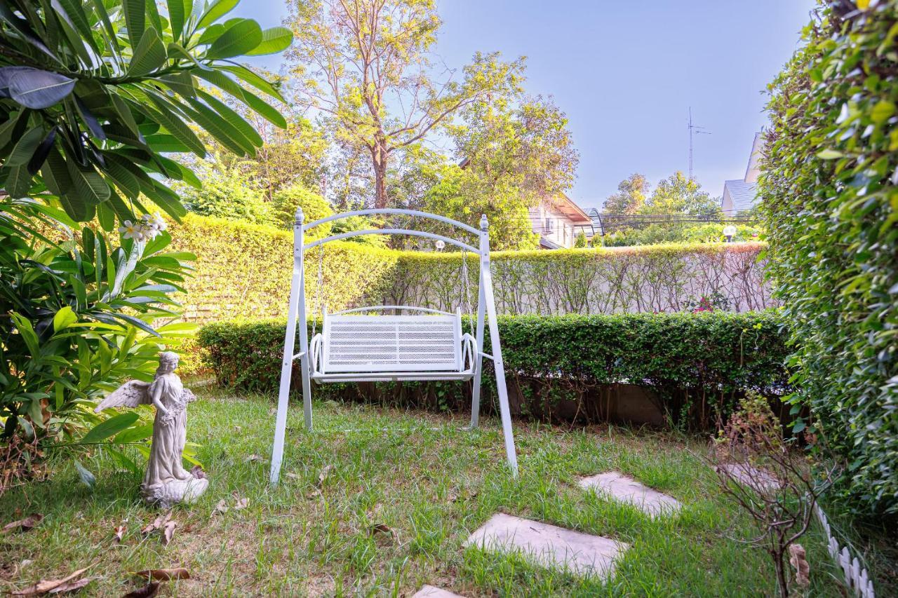 Villa 曼谷市中心500平轻奢极简独栋泳池别墅 Bangkok