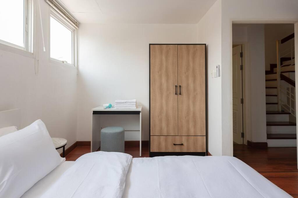 420 House- Up To 10 Guests In Bangkok. Holiday home Bangkok