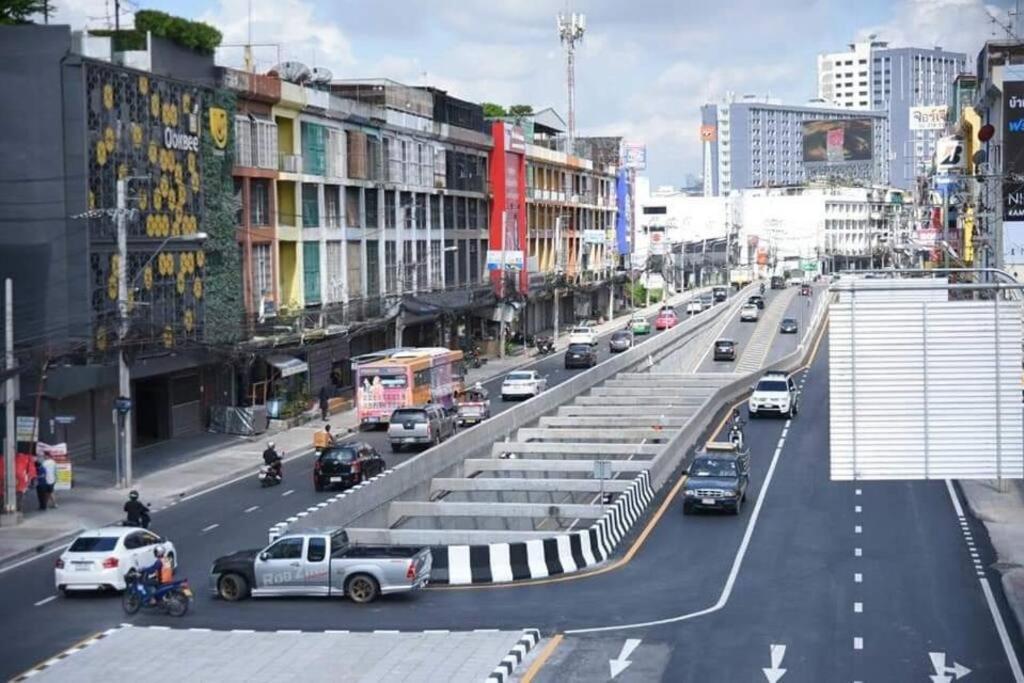 420 House- Up To 10 Guests In Bangkok.