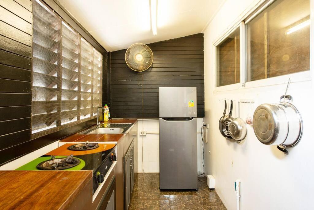 420 House- Up To 10 Guests In Bangkok. Bangkok