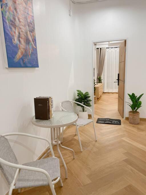 Apartment Unwind In Oldtown, Private Floor, Near Grand Palace Bangkok