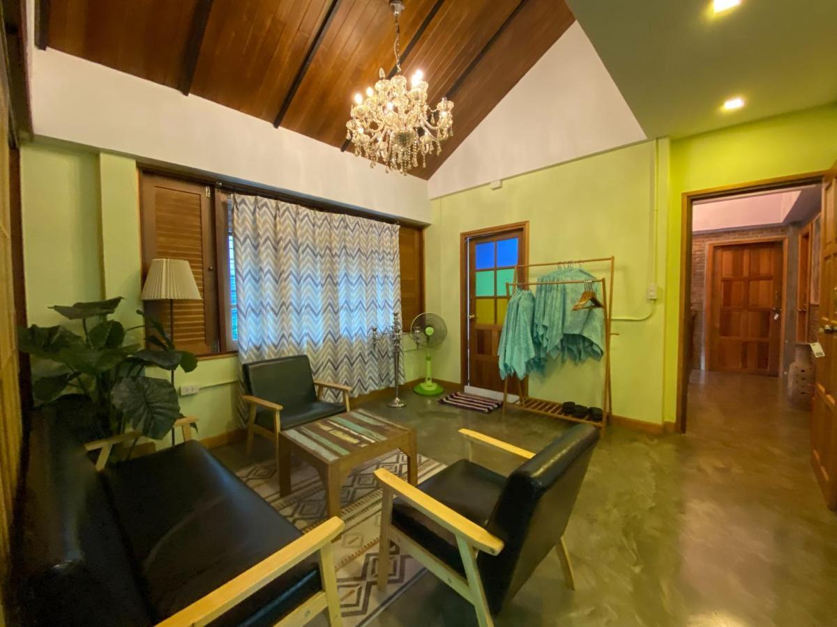 T-house Bkk 2floors Near Bts With Swimming Pool And Free Wifi Bangkok