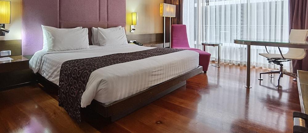 Hotel Citichic Sukhumvit 13 By Compass Hospitality - Newly Renovated