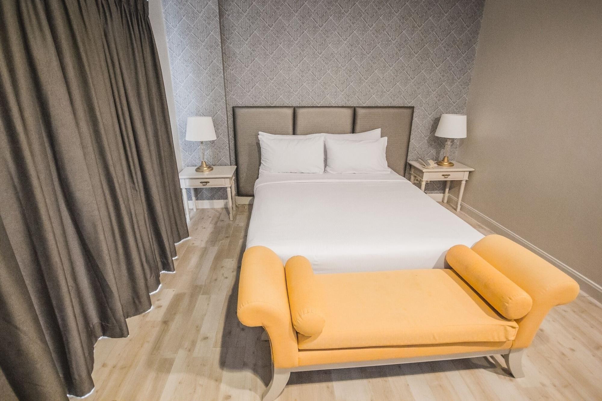 Hotel Romance Srinakarin Bangkok