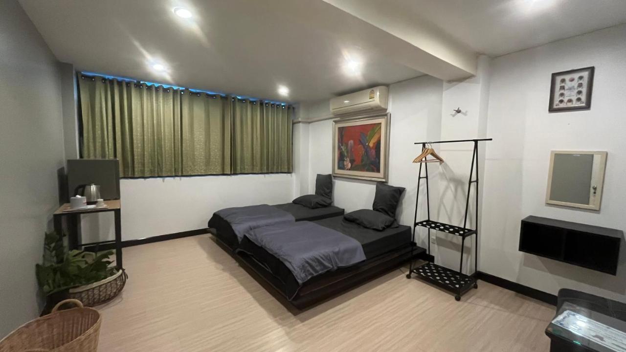 Donmueang Station Hostel *