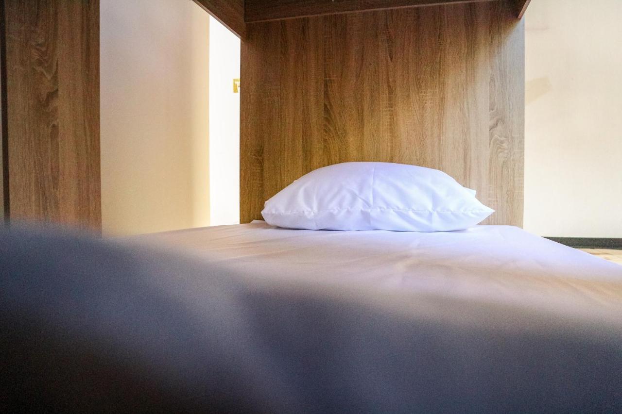 Deep Sleep Hostel *