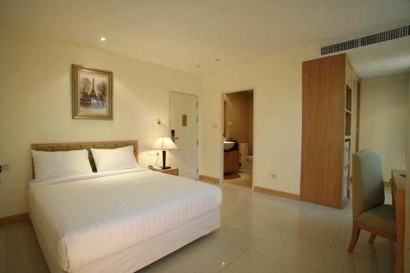 Hope Land Sukhumvit 24 Hotel Bangkok