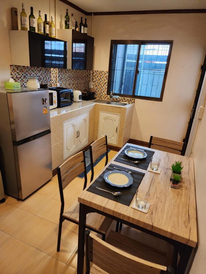 Gasthof The Travellers House - Pet Friendly Bangkok