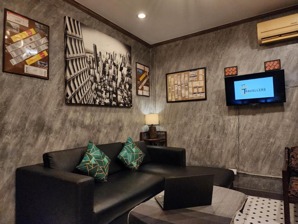 The Travellers House - Pet Friendly Guest house Bangkok