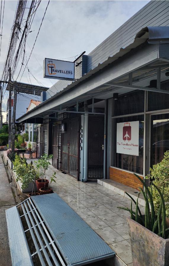 Gasthof The Travellers House - Pet Friendly Bangkok