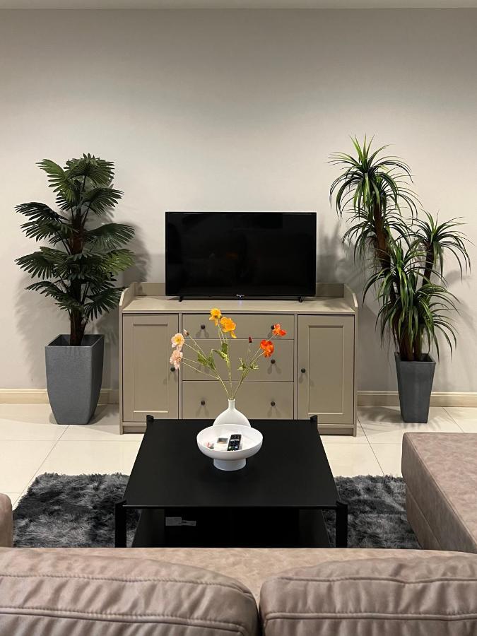 Entire 3br Townhome In Sukhumvit, Shared Pool, Near Bts&mrt Asok Holiday home Bangkok