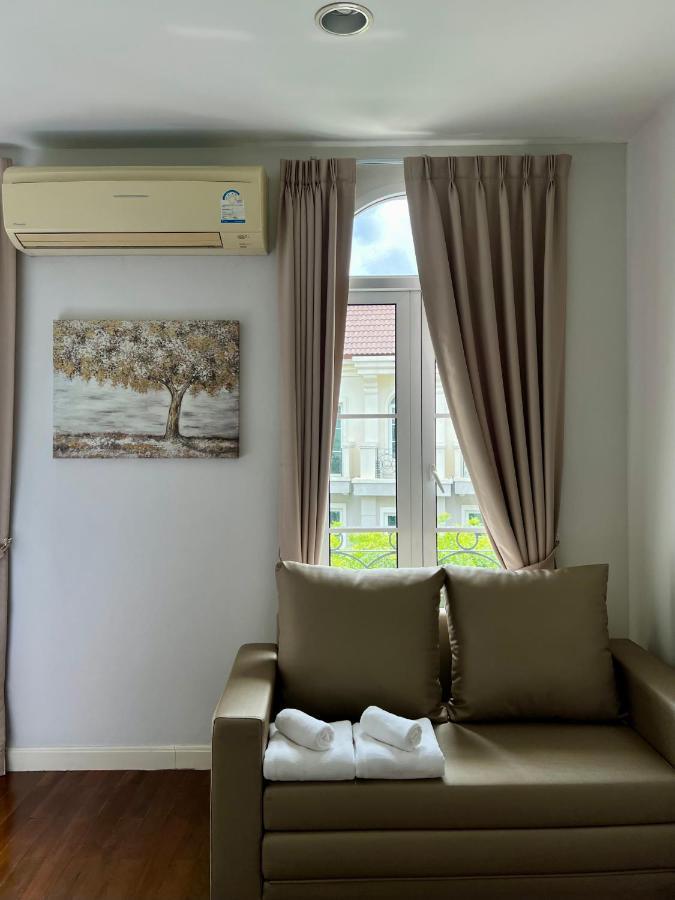 Entire 3br Townhome In Sukhumvit, Shared Pool, Near Bts&mrt Asok * Bangkok