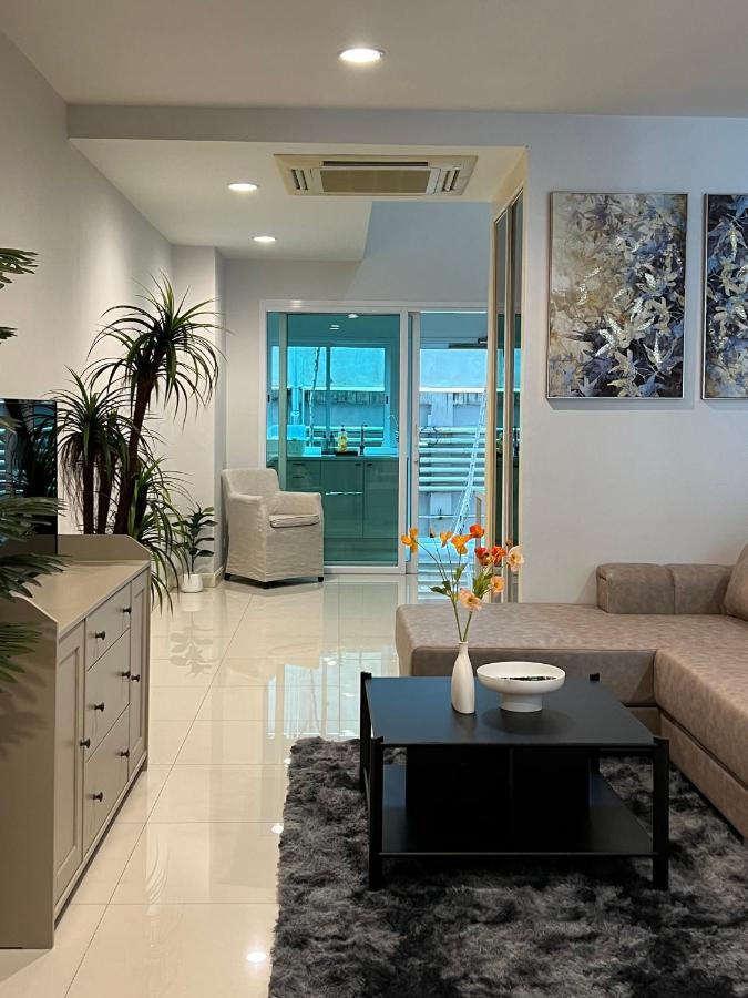 Holiday home Entire 3br Townhome In Sukhumvit, Shared Pool, Near Bts&mrt Asok