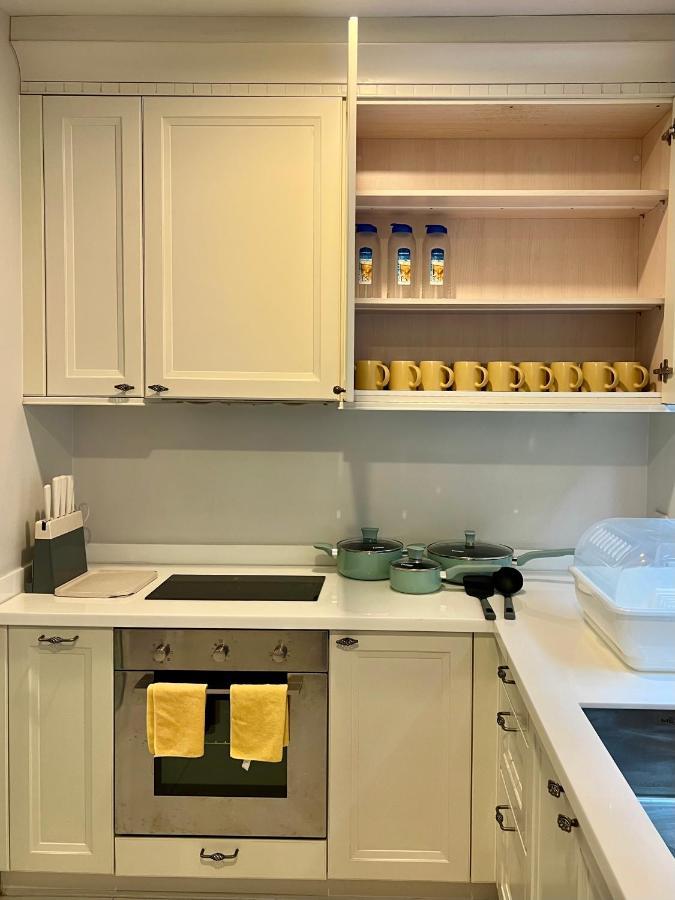 Entire 3br Townhome In Sukhumvit, Shared Pool, Near Bts&mrt Asok Bangkok