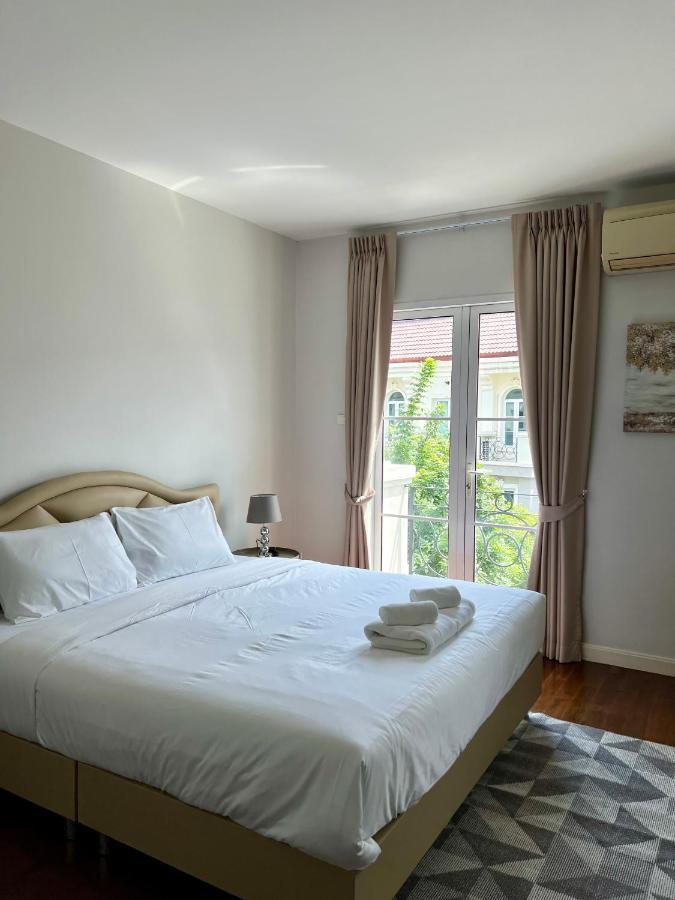 Entire 3br Townhome In Sukhumvit, Shared Pool, Near Bts&mrt Asok * Bangkok