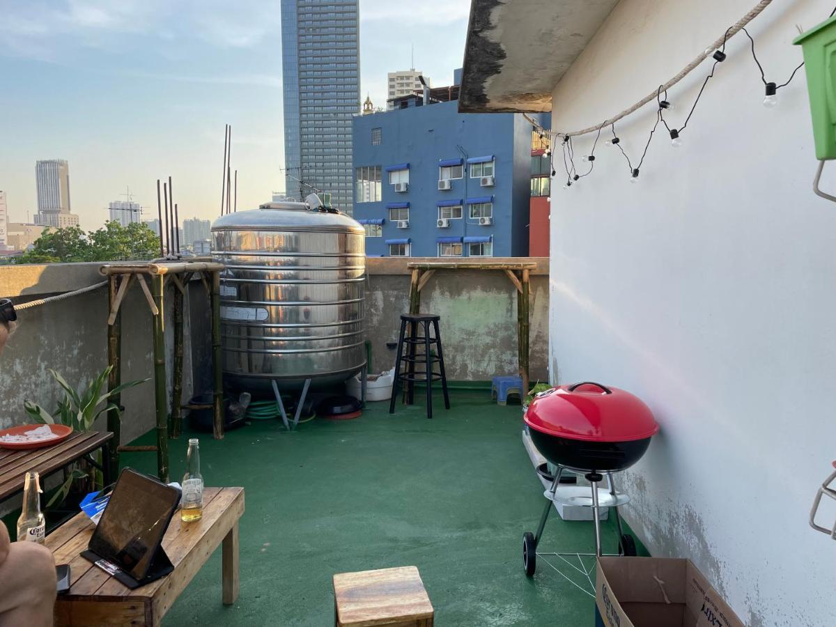 Hostel Baan Khaosoi - Private In A Rooftop 4th Floor Bangkok