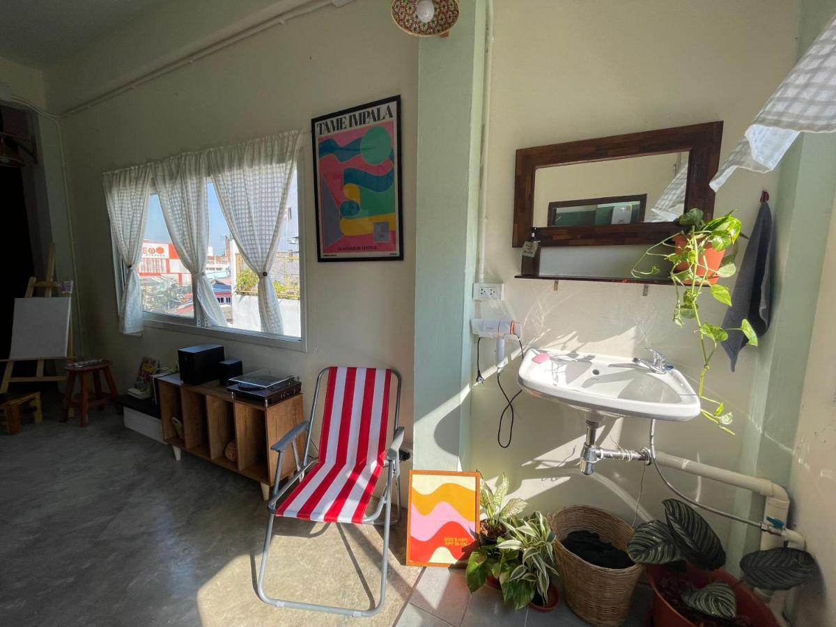 Hostel Baan Khaosoi - Private In A Rooftop 4th Floor *