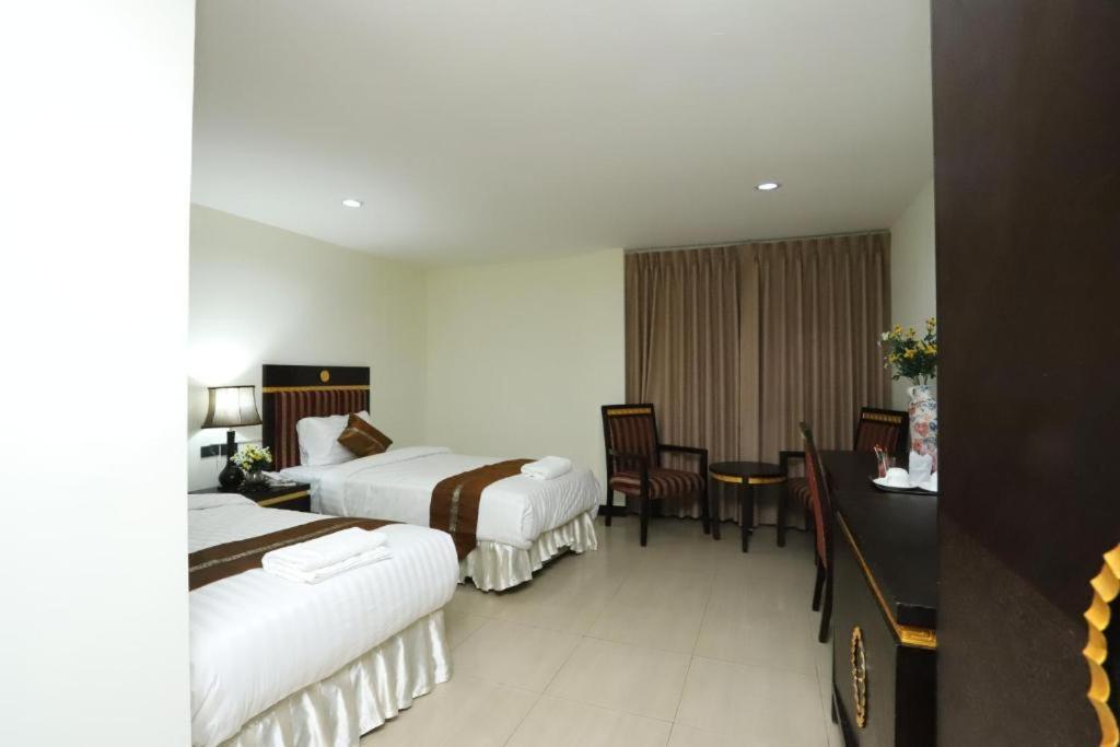 Lucky Palace Hotel 2*