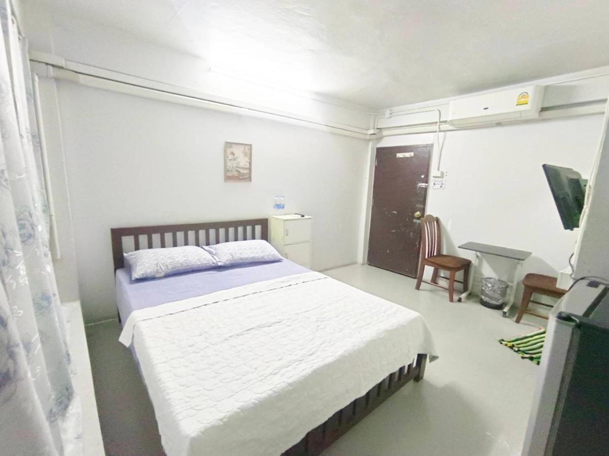 ห้องพักสุขสบายวังหลัง Apartment *