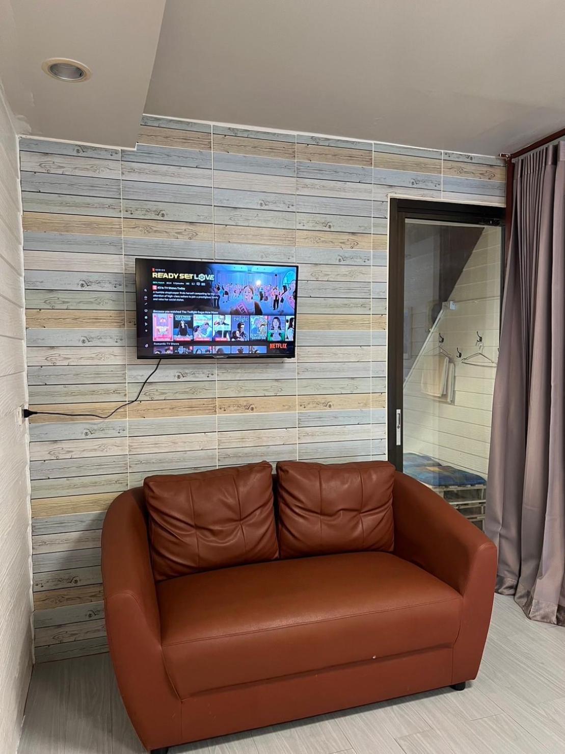Hotel La *