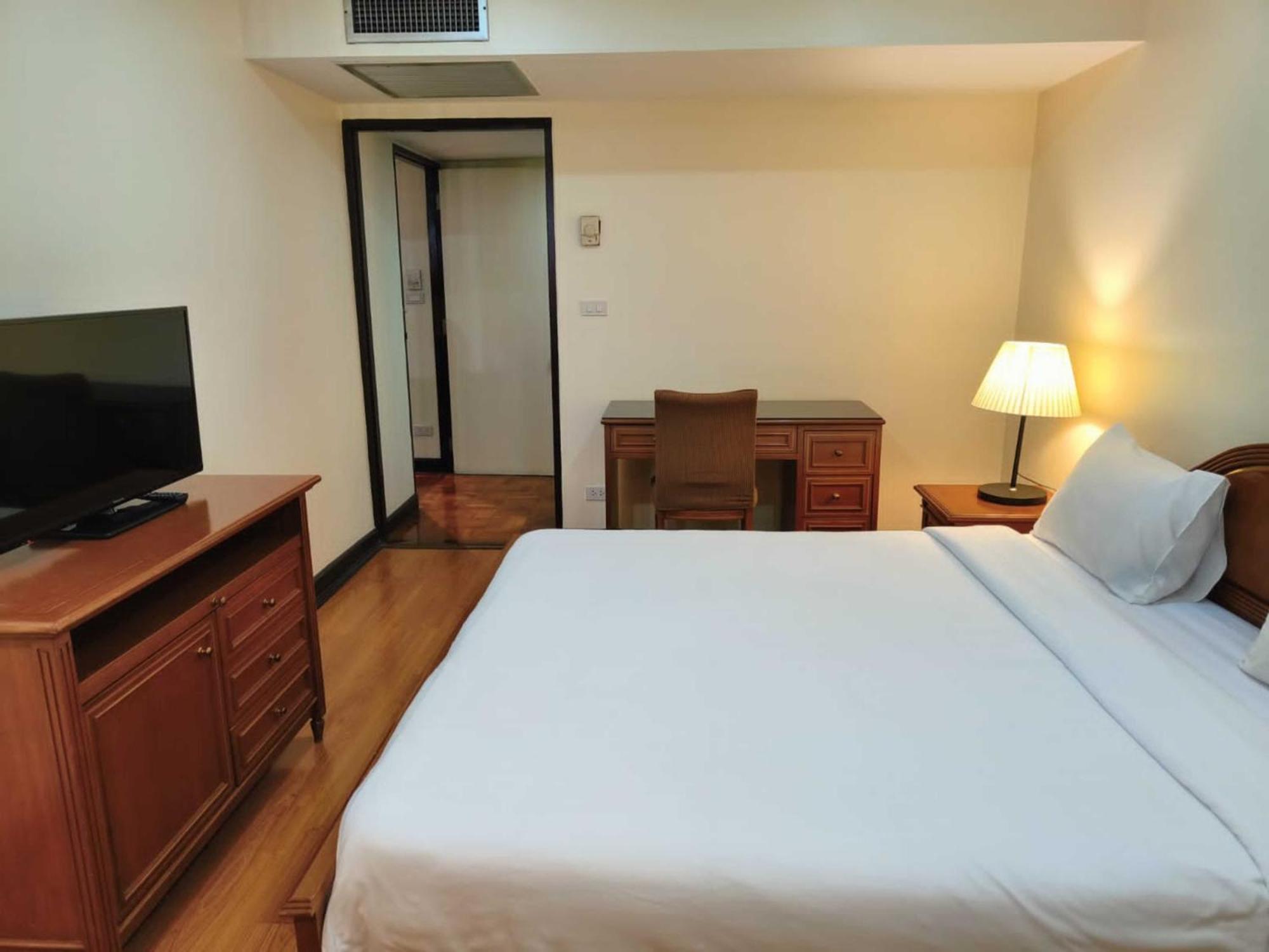 Fully Furnished Omni Tower Nana - Sukhumvit Soi 4 * Bangkok