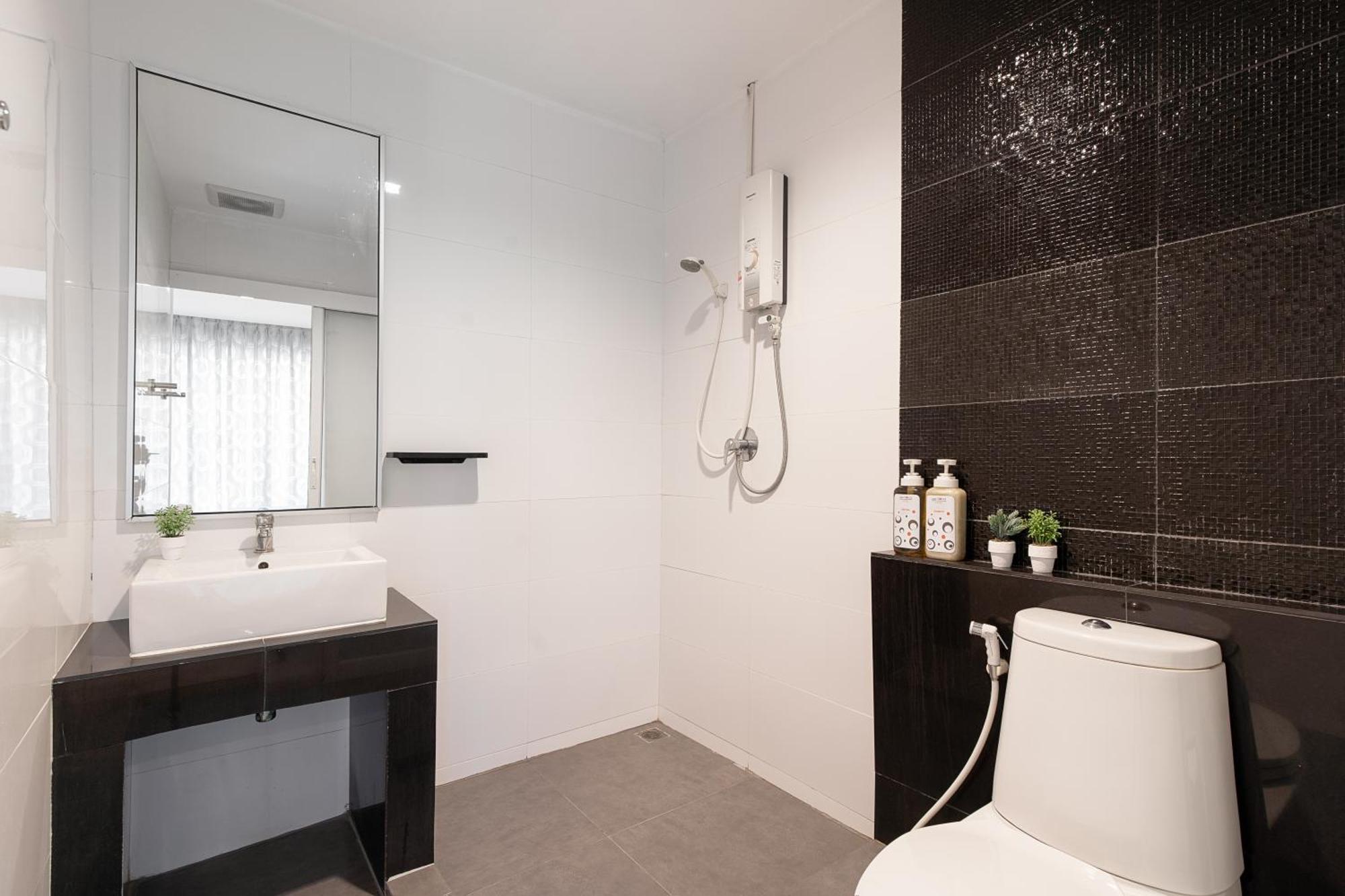 Hotel Leenova 5*