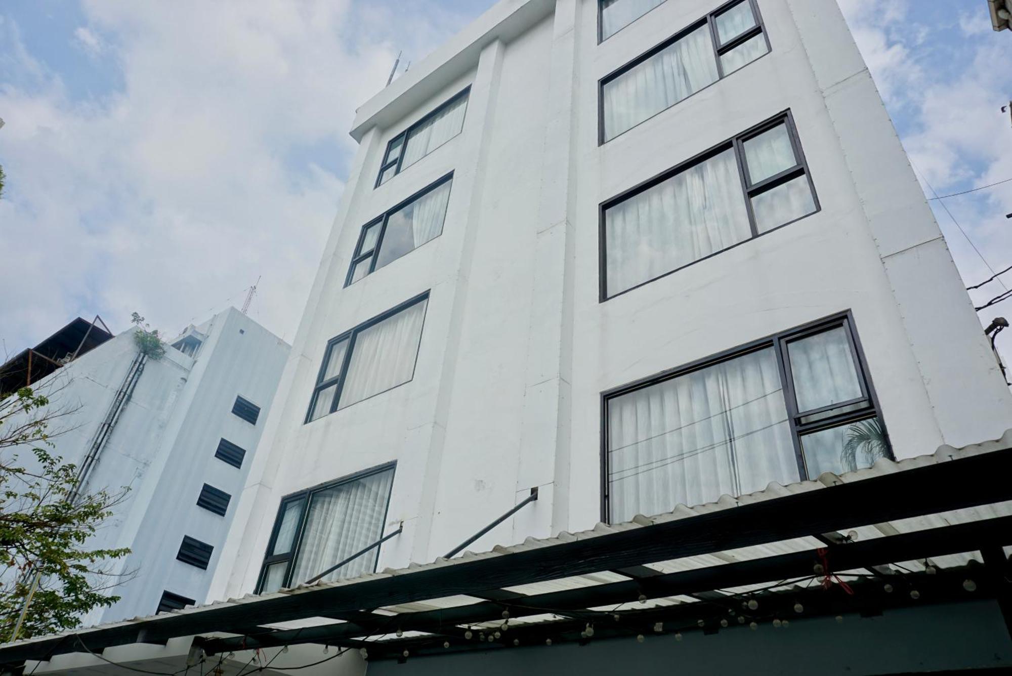 Hip And Funky Silom Soi 3, With Rooftop View Appartement