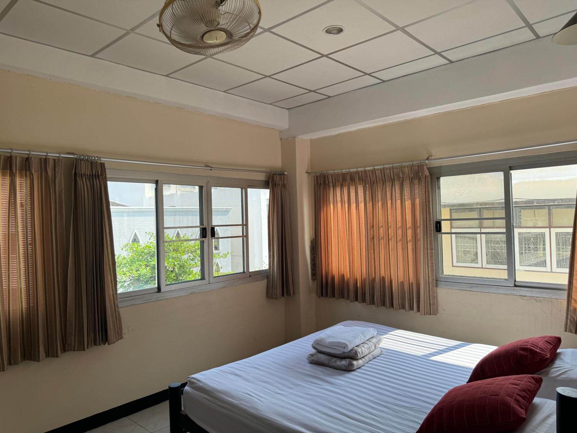 Hotel Kc *