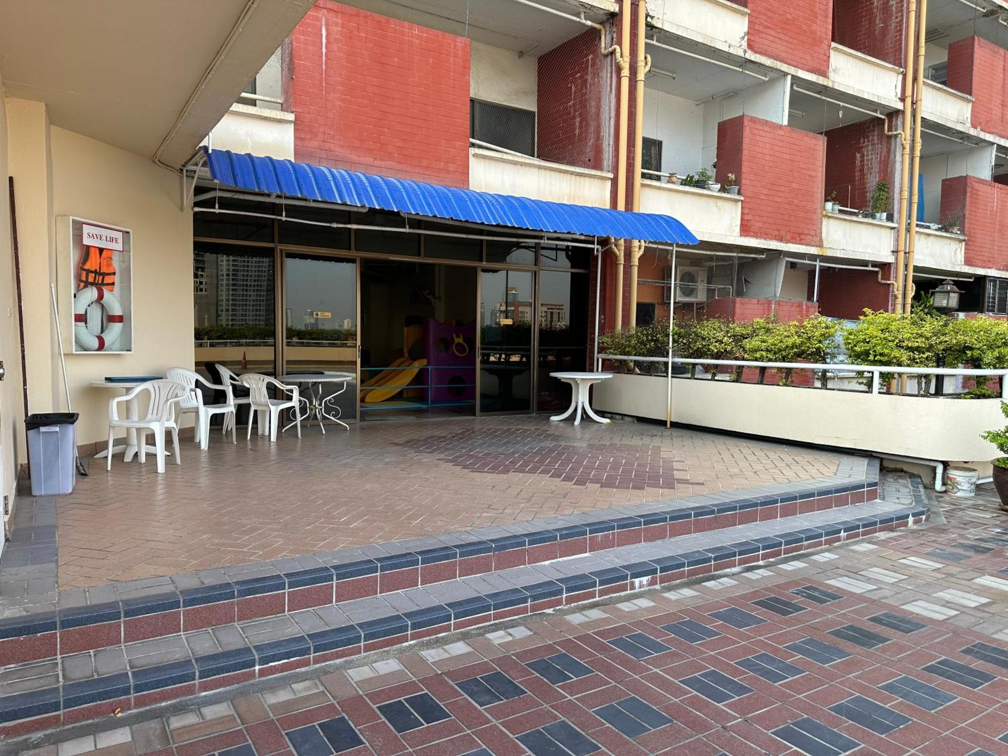 Country Complex Bangna Aparthotel *
