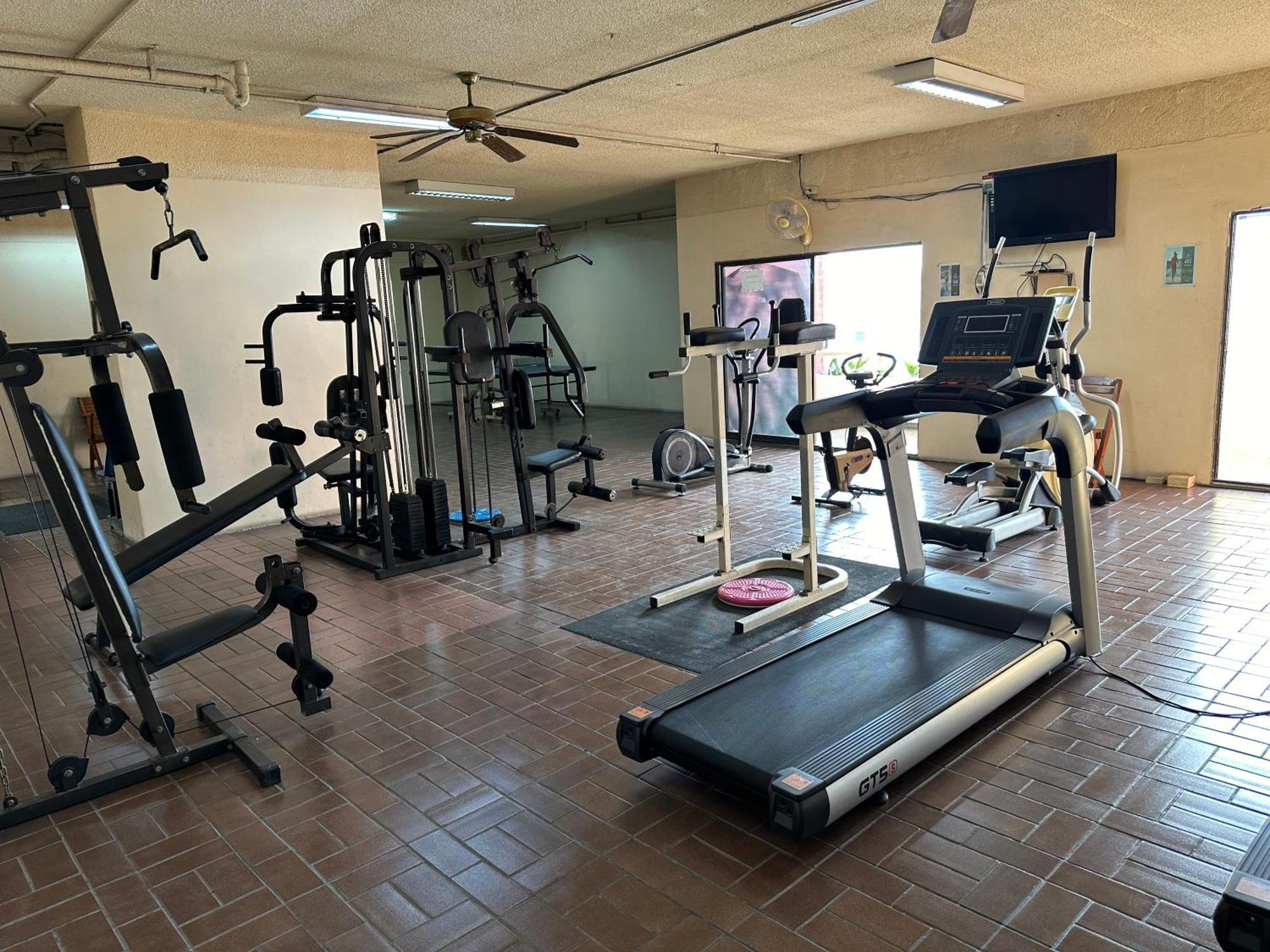 Country Complex Bangna Aparthotel