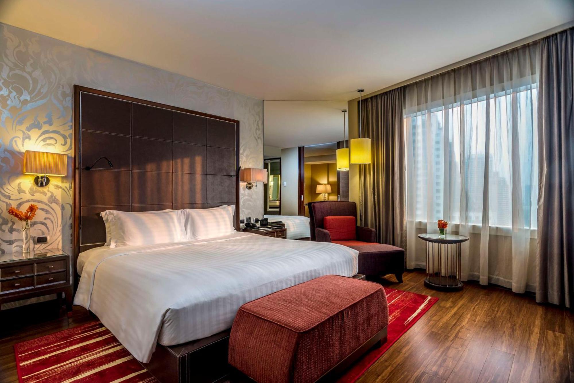 Hilton Grande Asoke 5*