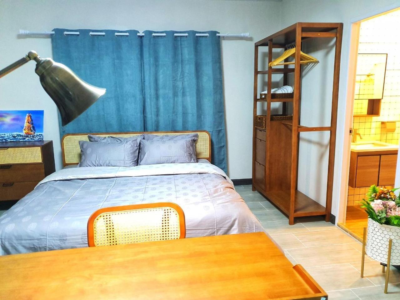 3 Bedroom Cozy Skytrain View Bkk Holiday park *