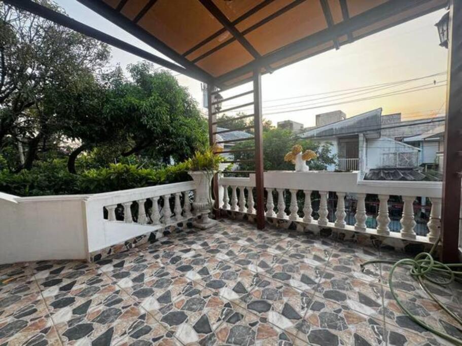 Apartment 曼谷独栋lat Phrao精品别墅 *