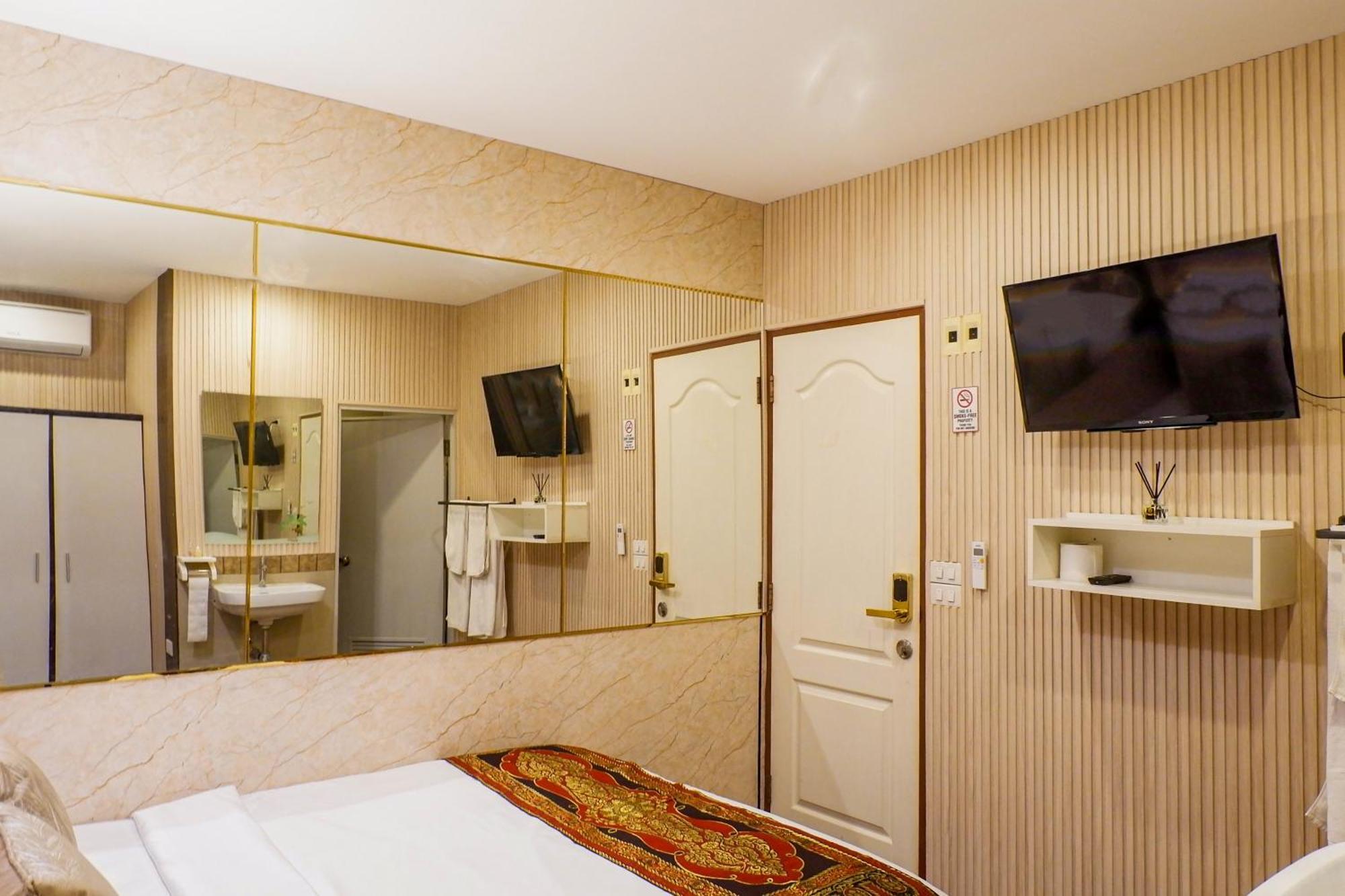 Usman Halal Hostel Bangkok