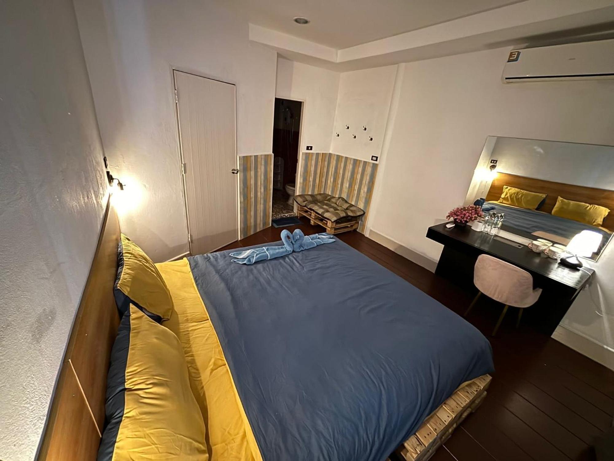 La * Bangkok