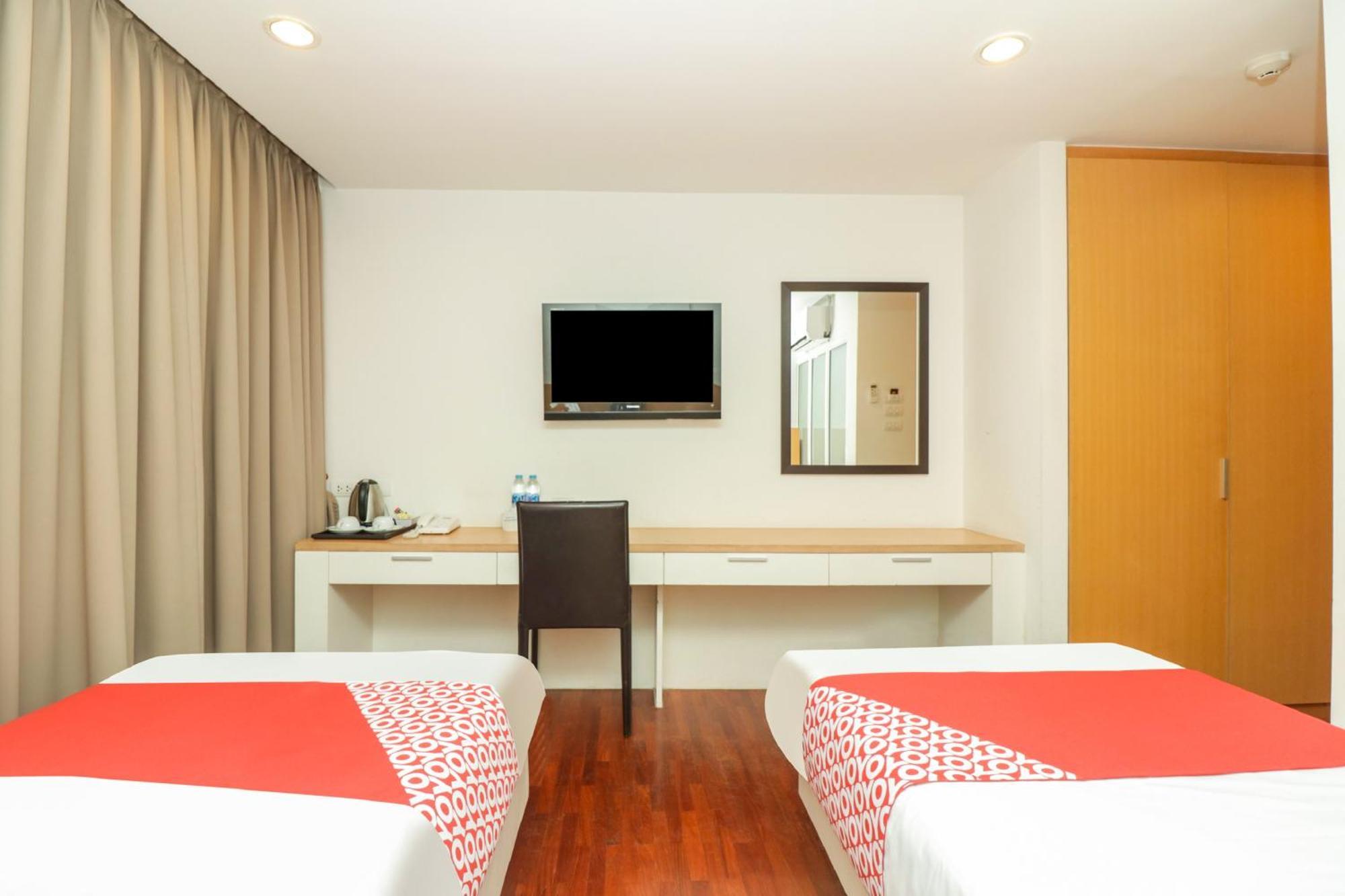 Oyo 225 Premier Place Hotel 2*