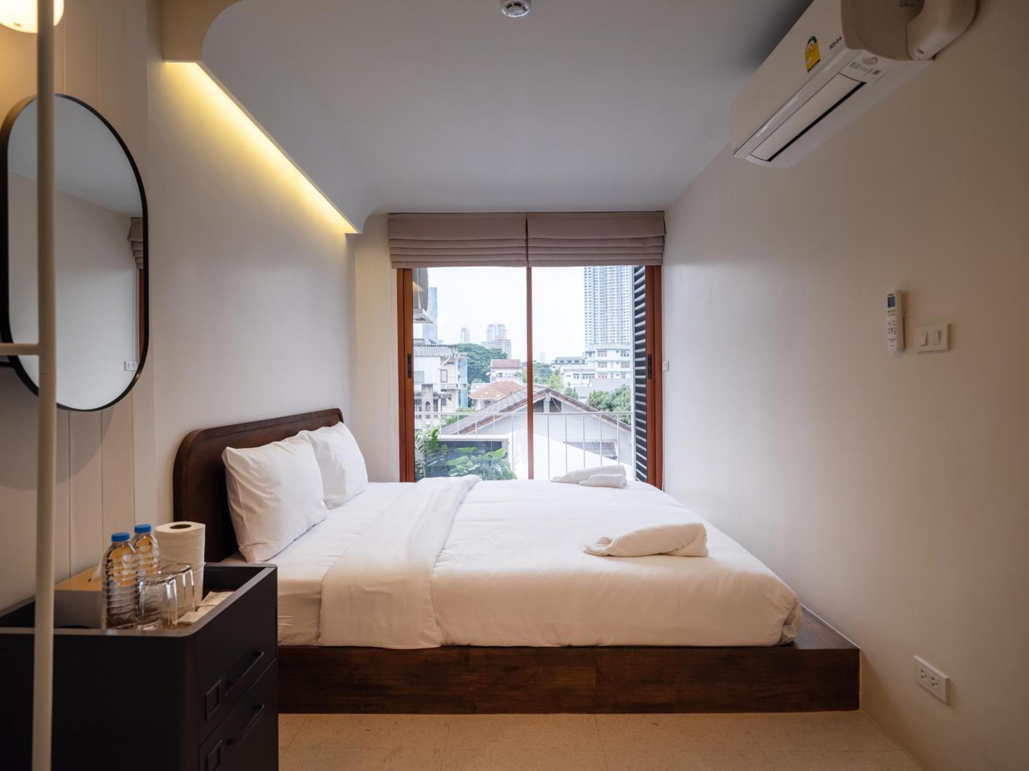 Apartment Bedtime Storeys Near Icon Siam