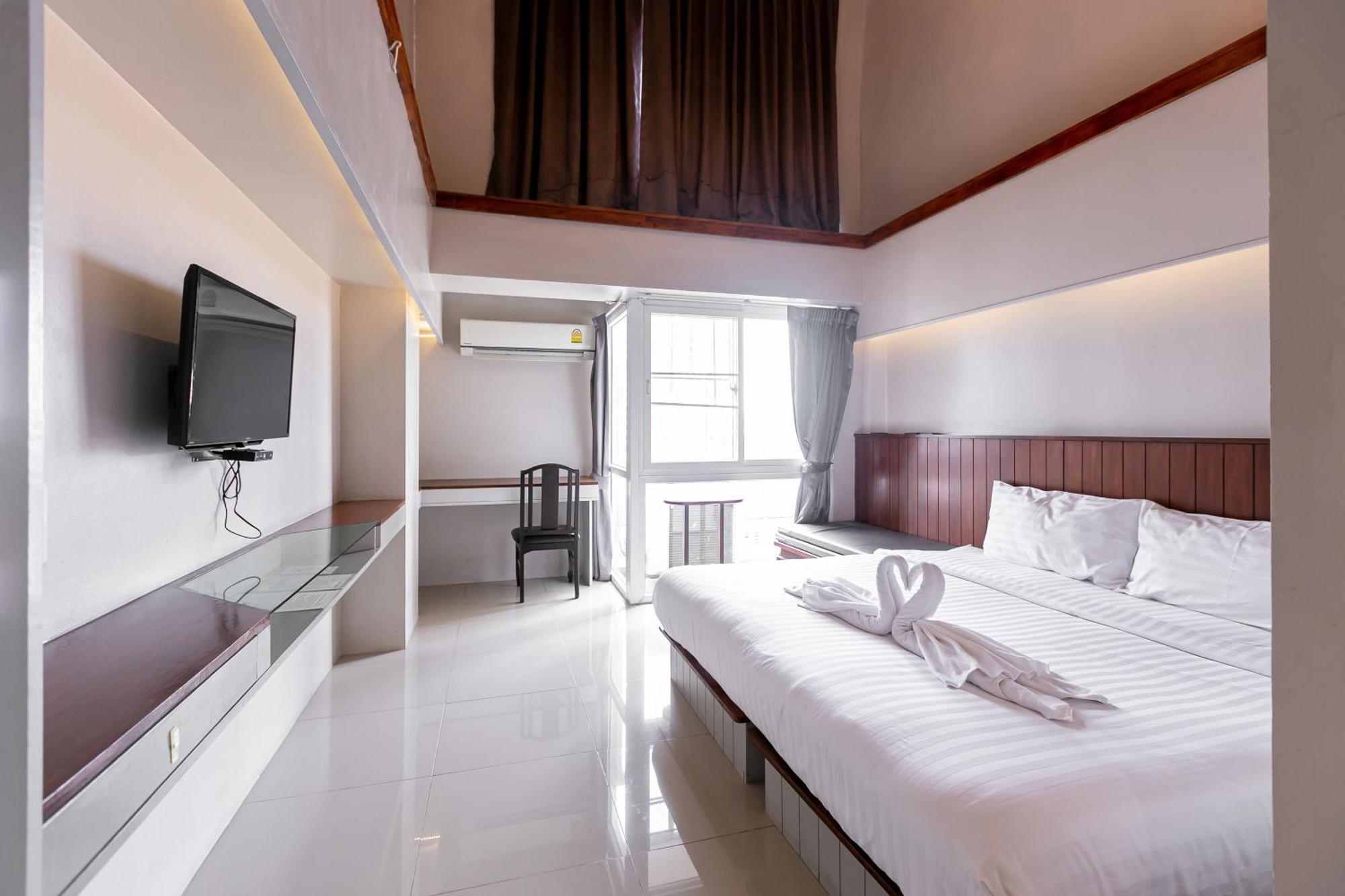 A Sathorn Hotel 2*