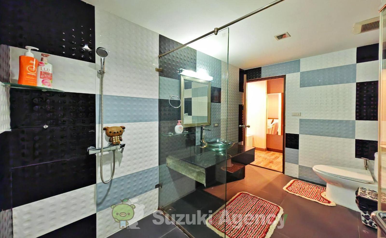 W8 Condo, Luxe 2 Bedroom Private Floor, Hip Area, 5 Mins From Thonglo Bts Station