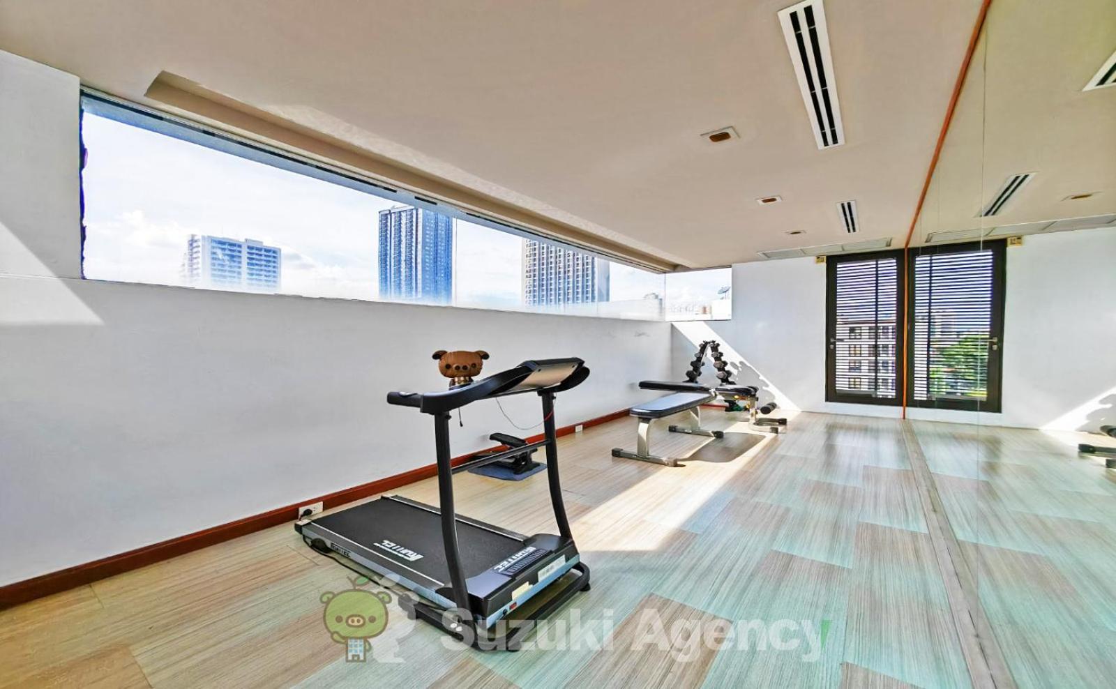W8 Condo, Floor Luxe 3 Bedroom Penthouse, Hip Area, 5 Mins From Thonglo Bts Station *