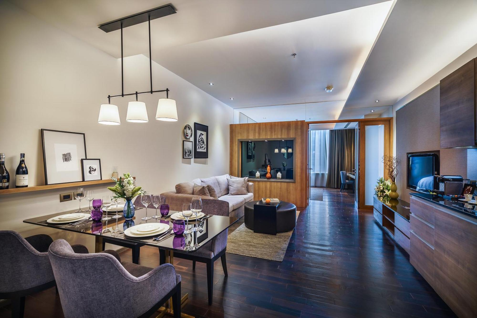 Muu Bangkok, Small Luxury Of The World Hotel