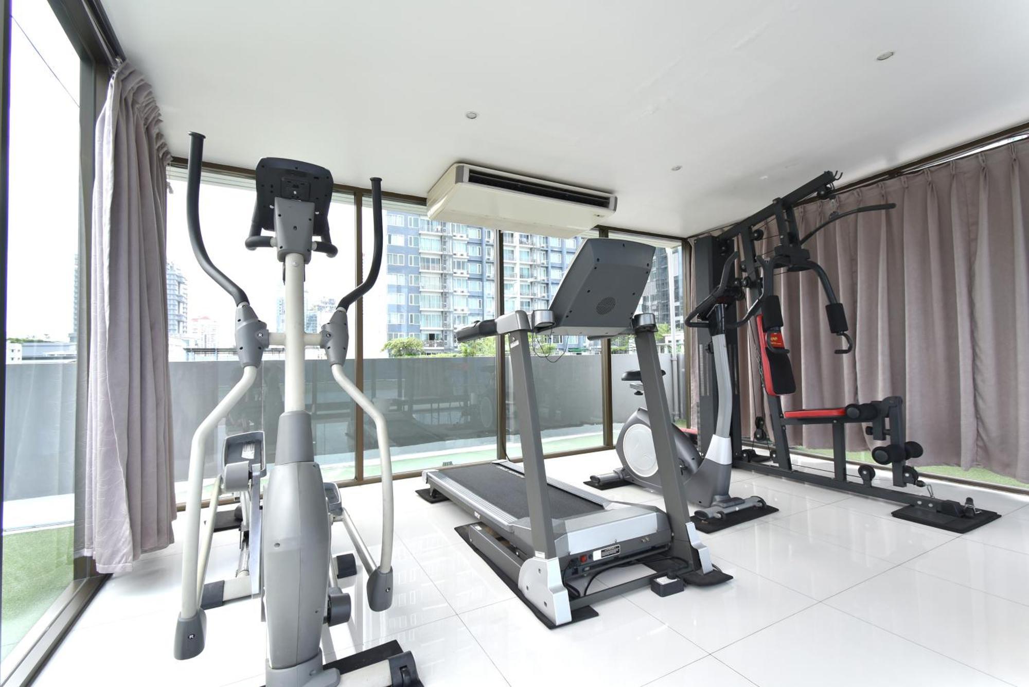 Ascella Sukhumvit 38 Apartment *
