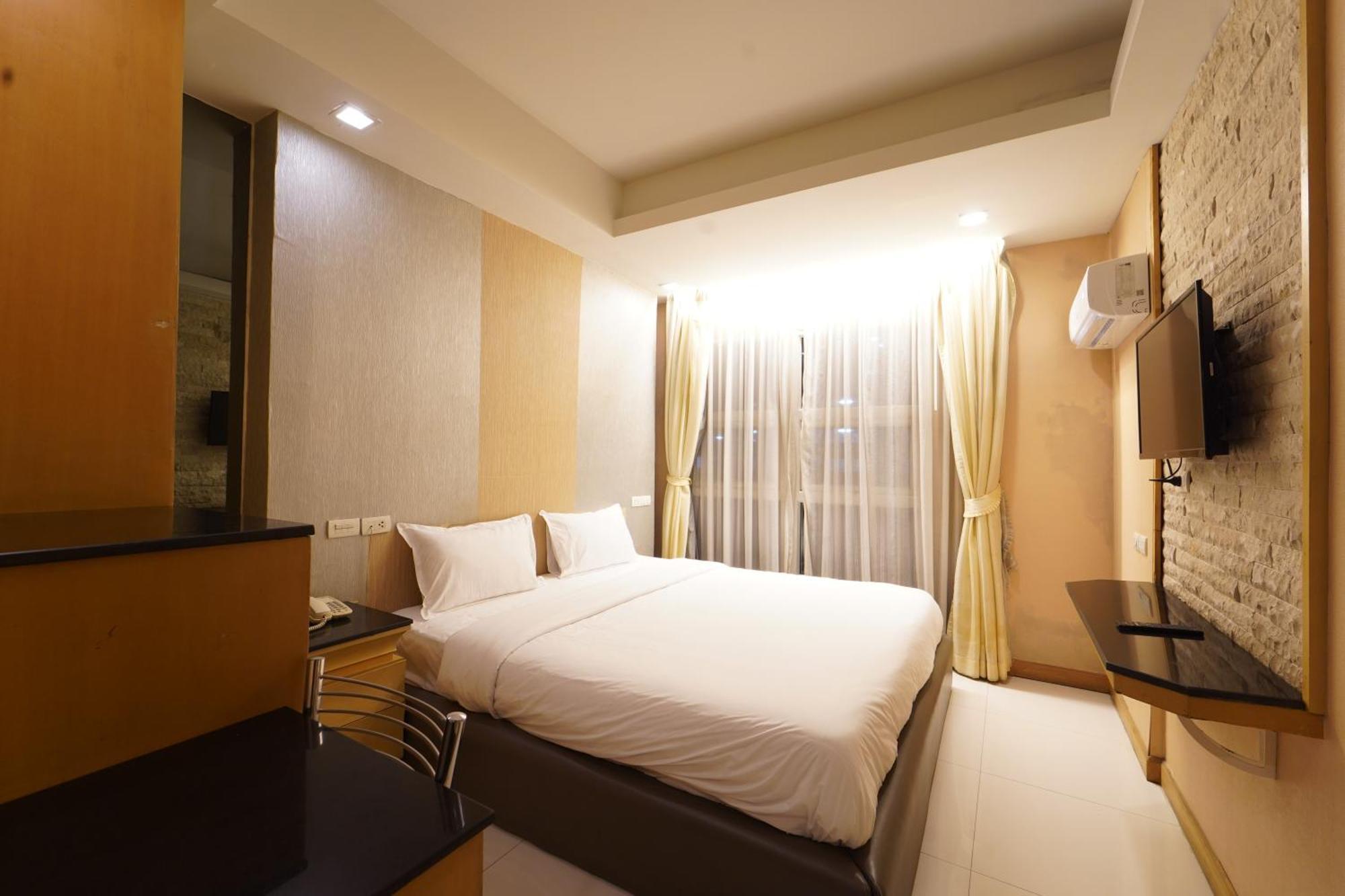 Upar Sukhumvit 11 Nana Hotel 3*