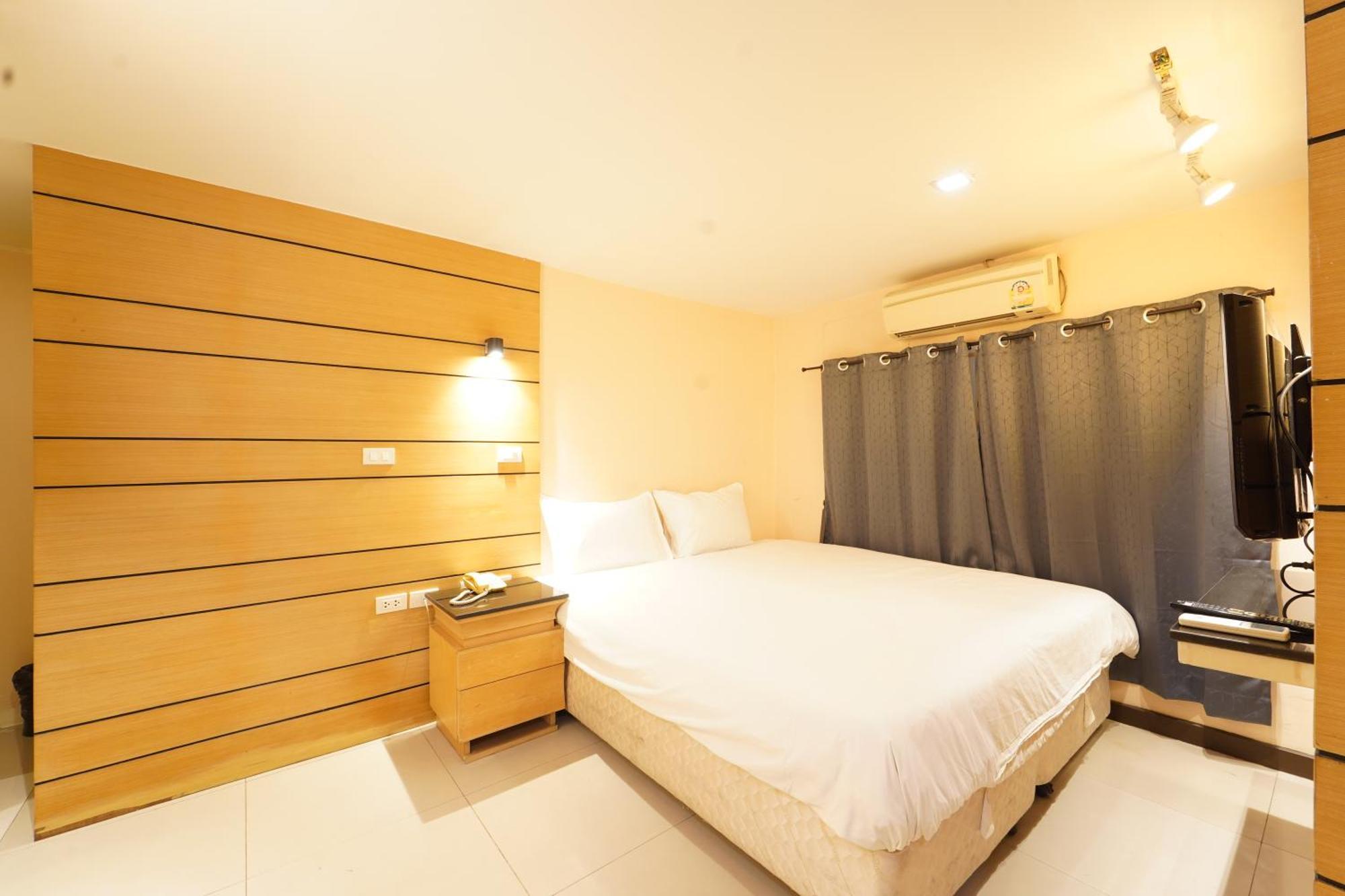 Upar Sukhumvit 11 Nana Hotel 3*