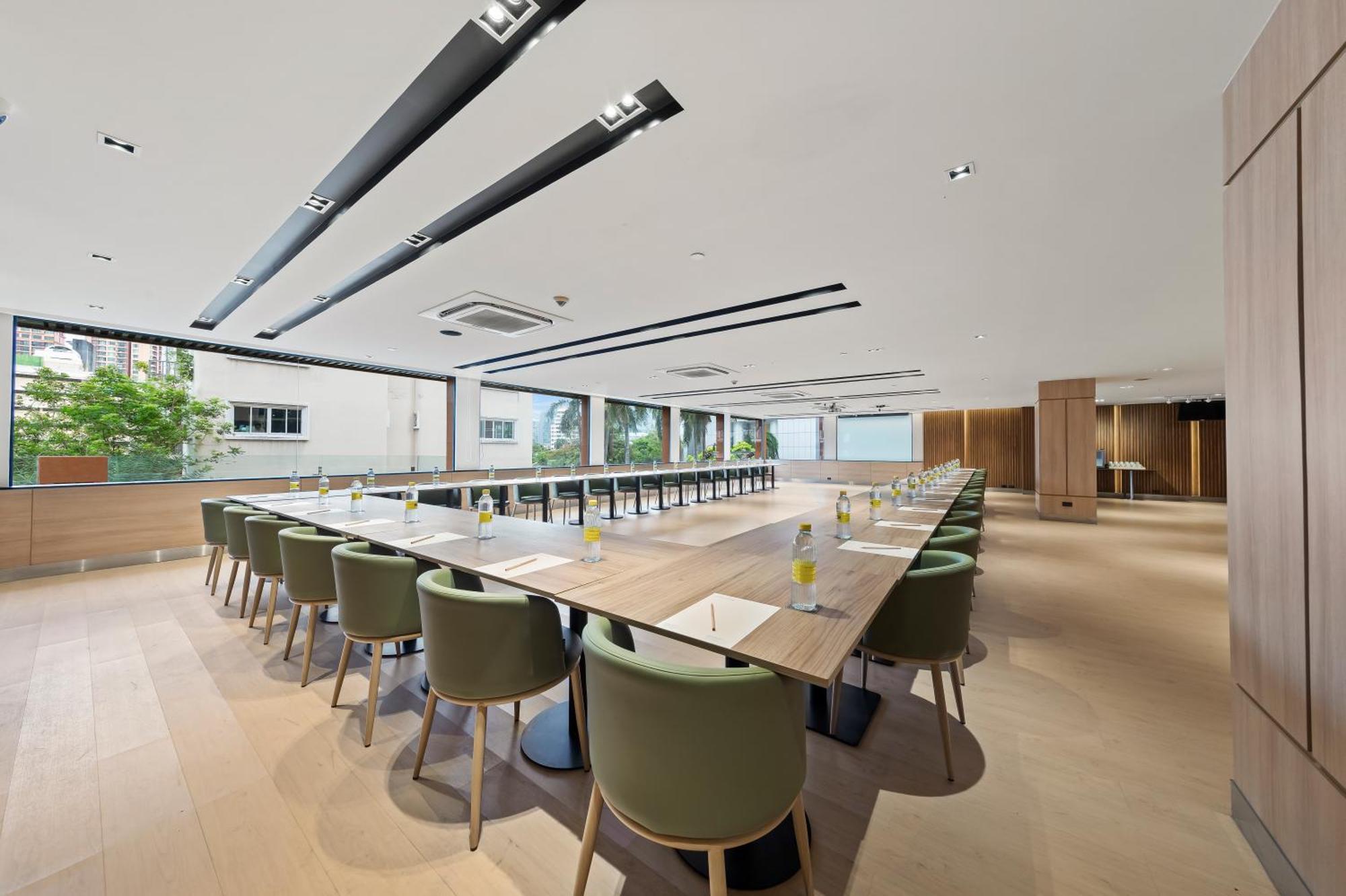 Golden Tulip Mandison 4*