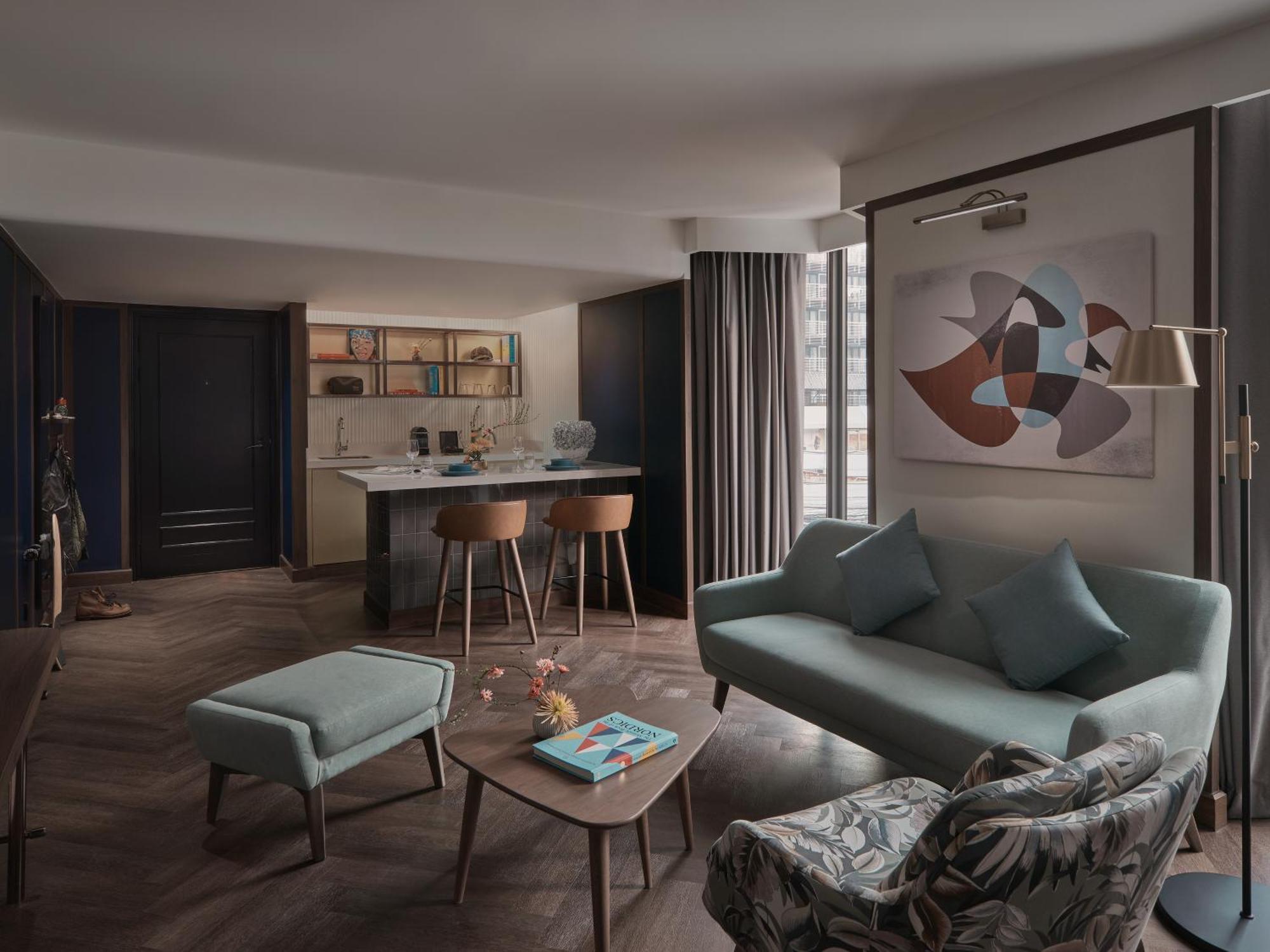 Public House Bangkok, A Member Of Design Bangkok
