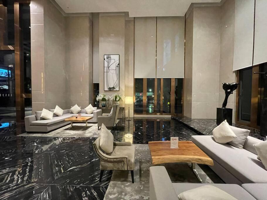 Apartment Ultimate Luxurious In Prime Asoke *